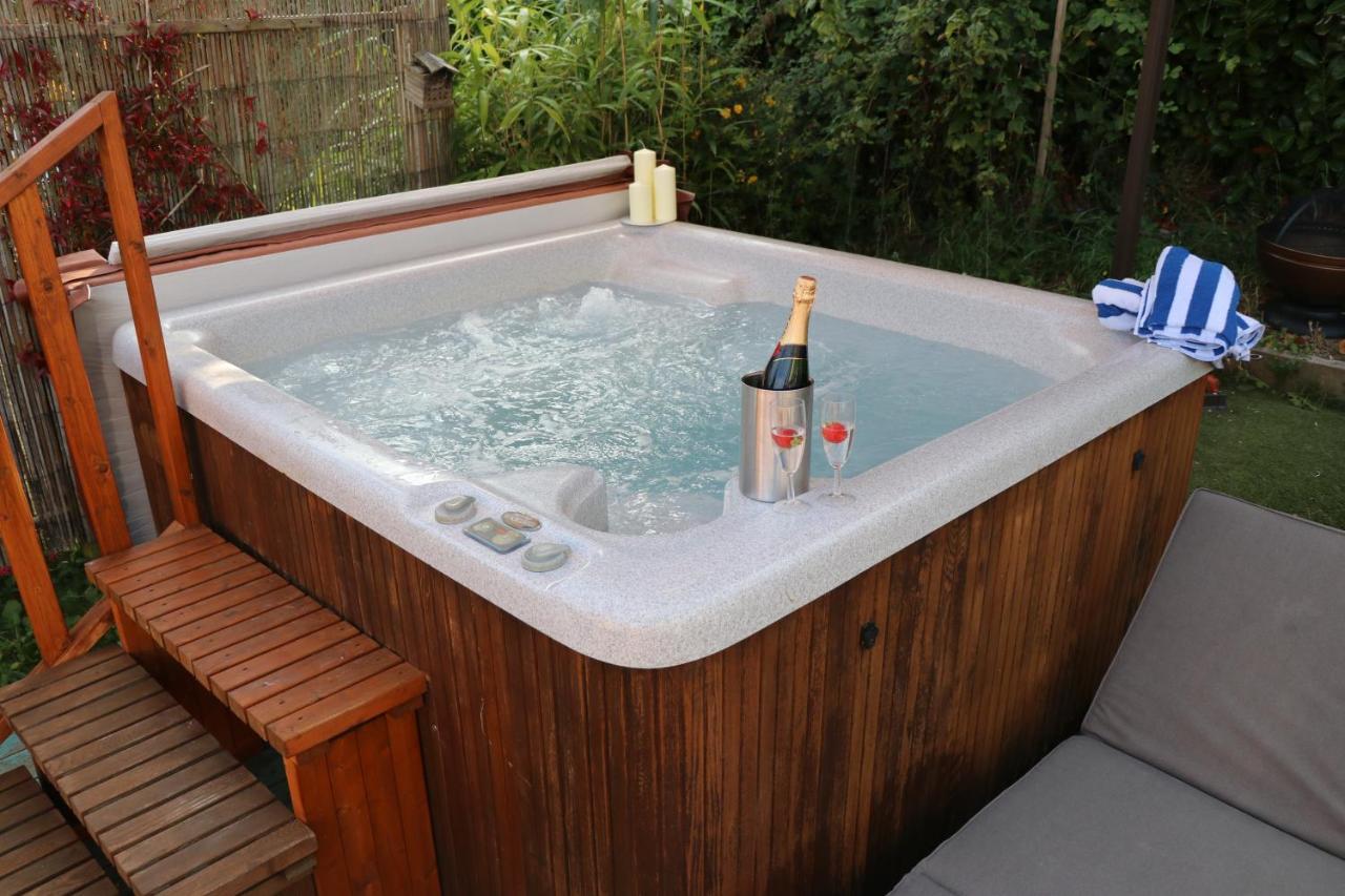 Palm 1 Park Home With Hot Tub Swanage Eksteriør billede