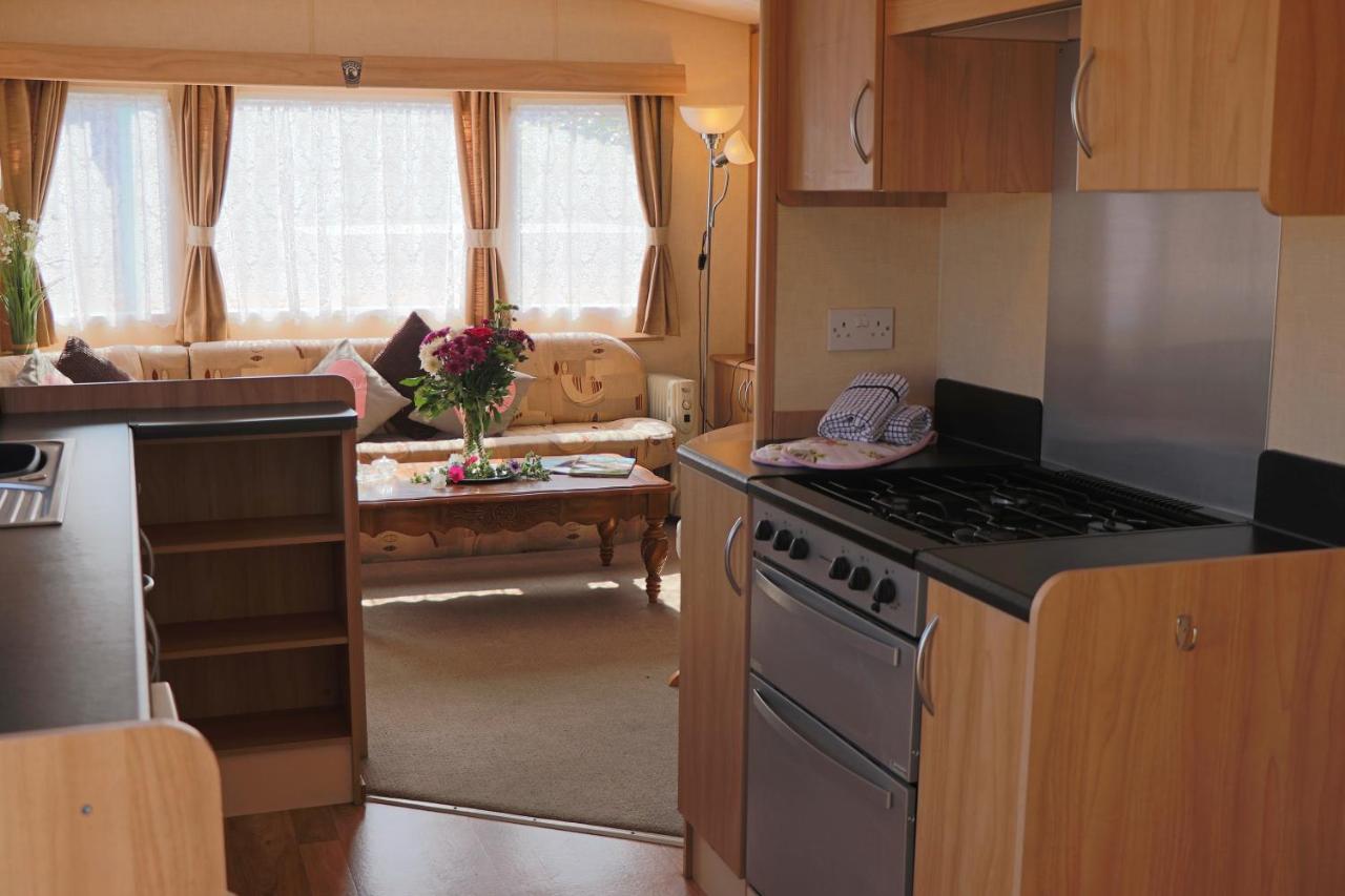 Palm 1 Park Home With Hot Tub Swanage Eksteriør billede