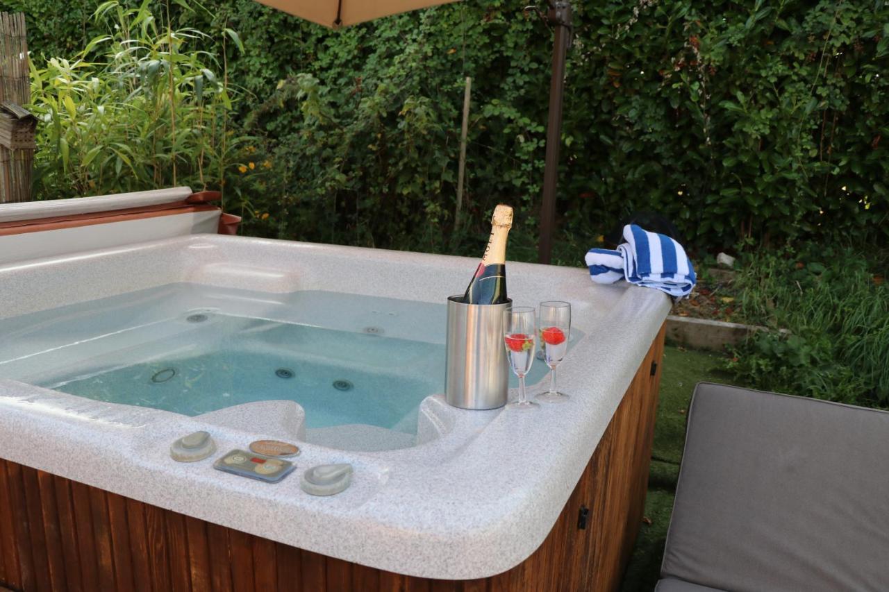 Palm 1 Park Home With Hot Tub Swanage Eksteriør billede