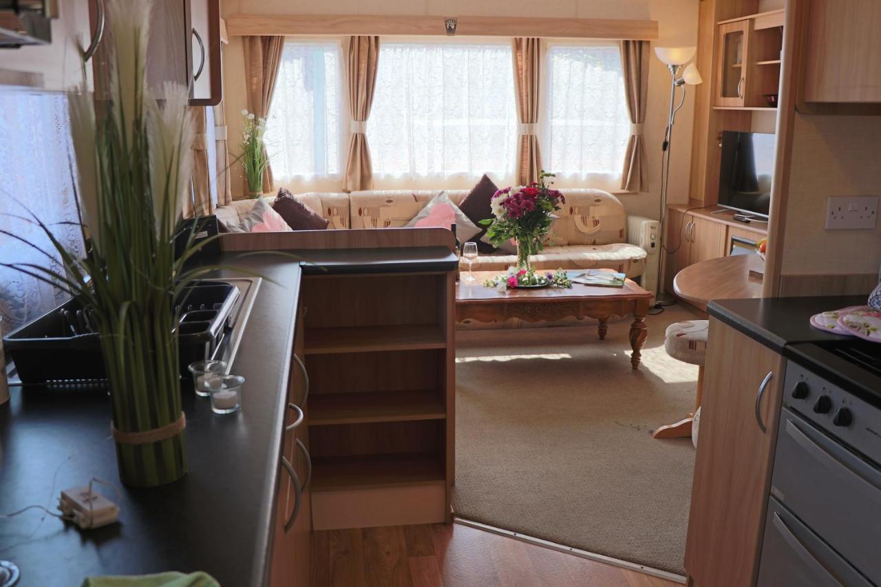 Palm 1 Park Home With Hot Tub Swanage Eksteriør billede