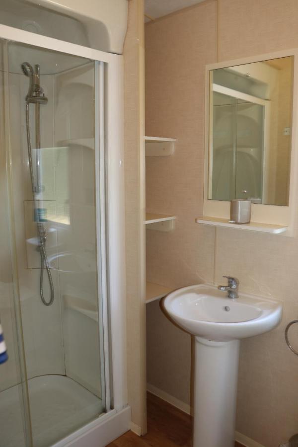 Palm 1 Park Home With Hot Tub Swanage Eksteriør billede
